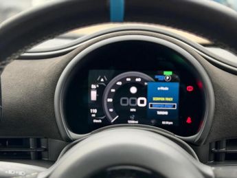 Abarth 500e 42kWh Scorpionissima Hatchback 3dr Electric Auto (155 ps)