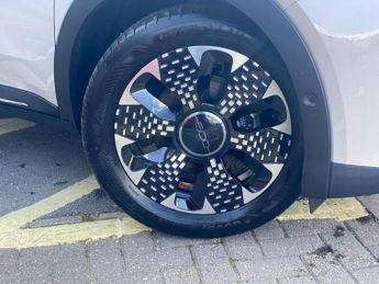 Fiat 600e 54kWh La Prima Auto 5dr