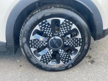 Fiat 600e 54kWh La Prima Auto 5dr