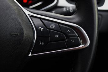 Renault Captur 1.6 E-TECH evolution SUV 5dr Petrol Hybrid Auto Euro 6 (s/s) (14