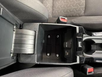 Toyota COROLLA 2.0 VVT-i Hybrid Icon Tech 5dr CVT