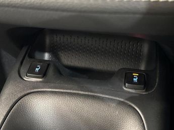 Toyota COROLLA 2.0 VVT-i Hybrid Icon Tech 5dr CVT