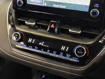 Toyota COROLLA 2.0 VVT-i Hybrid Icon Tech 5dr CVT