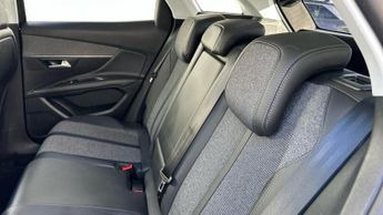 Peugeot 3008 1.2 PureTech Allure SUV 5dr Petrol EAT Euro 6 (s/s) (130 ps)