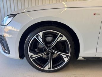 Audi A4 Avant 2.0 TFSI 35 Black Edition Estate 5dr Petrol S Tronic| Service Hi