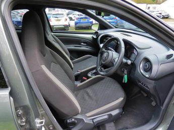 Toyota Aygo X 1.0 VVT-i Edge Hatchback 5dr Petrol x-shift Euro 6 (s/s) (72 ps)