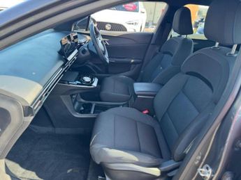 MG MG4 51kWh SE Auto 5dr