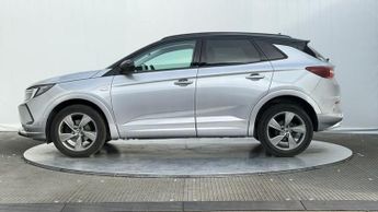 Vauxhall Grandland 1.5 Turbo D Design SUV 5dr Diesel Auto Euro 6 (s/s) (130 ps)