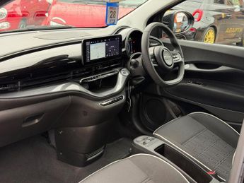 Fiat 500e 42kWh Icon Hatchback 3dr Electric Auto (118 ps)