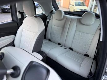 Fiat 500e 42kWh La Prima Hatchback 3dr Electric Auto (118 ps)