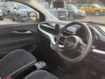 Fiat 500e 24kWh Action Hatchback 3dr Electric Auto (95 ps)