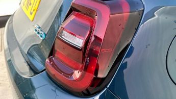 Fiat 500e 42kWh La Prima Hatchback 3dr Electric Auto (118 ps)
