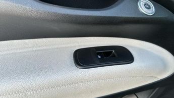 Fiat 500e 42kWh La Prima Hatchback 3dr Electric Auto (118 ps)