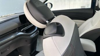 Fiat 500e 42kWh La Prima Hatchback 3dr Electric Auto (118 ps)