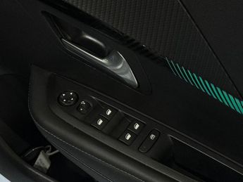 Peugeot 208 1.2 PureTech 100 Allure Premium + 5dr EAT8