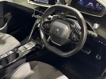 Peugeot 208 1.2 PureTech 100 Allure Premium + 5dr EAT8