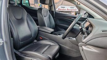 Vauxhall Insignia 2.0 BiTurbo D BlueInjection Elite Nav Sports Tourer 5dr Diesel A