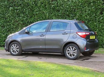 Toyota Yaris 1.5 VVT-h Icon Tech Hatchback 5dr Petrol Hybrid E-CVT Euro 6 (s/