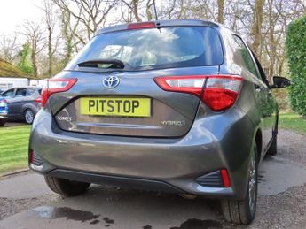 Toyota Yaris 1.5 VVT-h Icon Tech Hatchback 5dr Petrol Hybrid E-CVT Euro 6 (s/