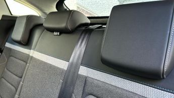 Citroen C4 1.2 PureTech Shine Hatchback 5dr Petrol EAT8 Euro 6 (s/s) (130 p