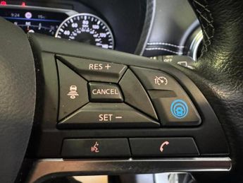 Nissan Juke 1.6 Tekna SUV 5dr Petrol Hybrid Auto