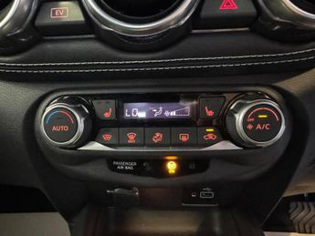 Nissan Juke 1.6 Tekna SUV 5dr Petrol Hybrid Auto