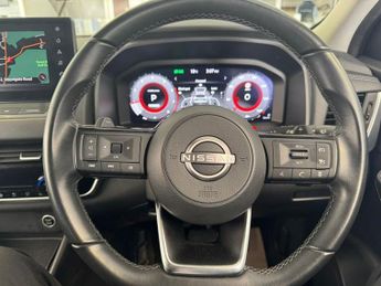 Nissan Qashqai 1.3 DIG-T MHEV N-Connecta SUV 5dr Petrol Hybrid XTRONIC