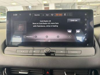 Nissan Qashqai 1.3 DIG-T MHEV N-Connecta SUV 5dr Petrol Hybrid XTRONIC