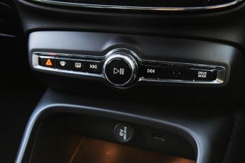 Volvo XC40 1.5h T4 Recharge 10.7kWh Plus SUV 5dr Petrol Plug-in Hybrid Auto