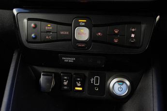 Nissan Leaf 40kWh 3.Zero Hatchback 5dr Electric Auto (150 ps)