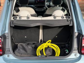 Fiat 500e 42kWh La Prima Hatchback 3dr Electric Auto (118 ps)