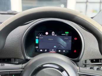 Fiat 500e 42kWh La Prima Hatchback 3dr Electric Auto (118 ps)