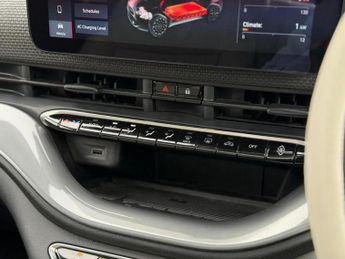 Fiat 500e 42kWh La Prima Hatchback 3dr Electric Auto (118 ps)