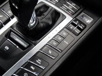 Porsche Macan 3.0 TD V6 S SUV 5dr Diesel PDK 4WD Euro 6 (s/s) (258 ps)