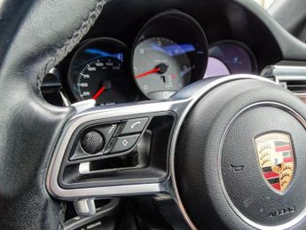 Porsche Macan 3.0 TD V6 S SUV 5dr Diesel PDK 4WD Euro 6 (s/s) (258 ps)