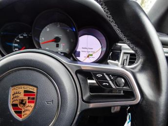 Porsche Macan 3.0 TD V6 S SUV 5dr Diesel PDK 4WD Euro 6 (s/s) (258 ps)