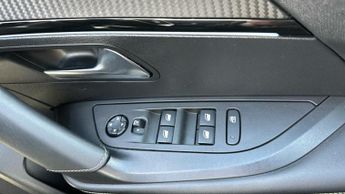Peugeot E-2008 50kWh GT SUV 5dr Electric Auto (136 ps)