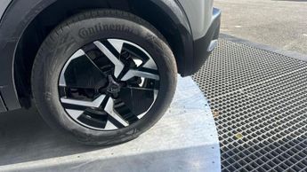 Peugeot E-2008 50kWh Allure SUV 5dr Electric Auto (7kW Charger) (136 ps)