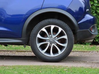 Nissan Juke 1.6 Tekna SUV 5dr Petrol XTRON Euro 6 (117 ps)