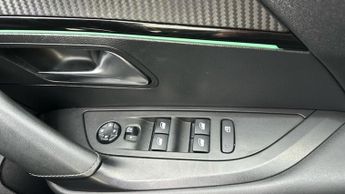 Peugeot E-2008 50kWh GT Line SUV 5dr Electric Auto (136 ps)