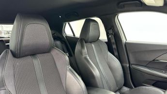 Peugeot E-2008 50kWh GT Line SUV 5dr Electric Auto (136 ps)
