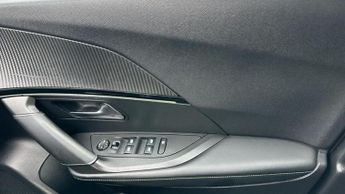 Peugeot E-2008 50kWh GT SUV 5dr Electric Auto (136 ps)