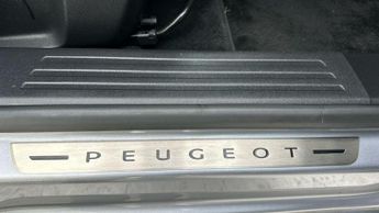 Peugeot E-2008 50kWh GT SUV 5dr Electric Auto (136 ps)