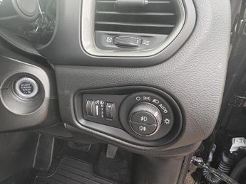 Jeep Renegade 1.5 T4 e-Hybrid MHEV Summit SUV 5dr Petrol Hybrid DCT Euro 6 (s/