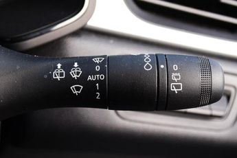 Renault Captur 1.6 E-TECH techno SUV 5dr Petrol Hybrid Auto Euro 6 (s/s) (145 p