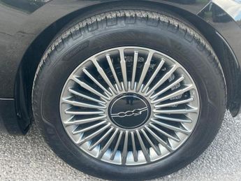 Fiat 500e 42kWh Icon Auto 3dr