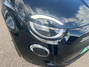 Fiat 500e 42kWh Icon Auto 3dr