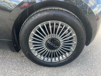 Fiat 500e 42kWh Icon Auto 3dr