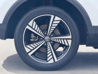 MG MG ZS 44.5kWh Exclusive Auto 5dr