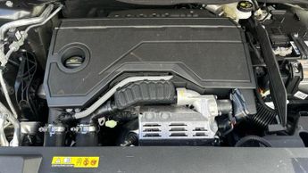 Peugeot 3008 1.2 HYBRID Allure SUV 5dr Petrol Hybrid e-DSC6 Euro 6 (s/s) (145